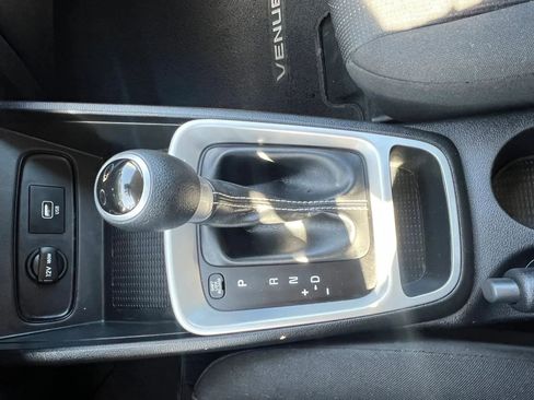 Used 2020 Hyundai Venue SE FWD image 25