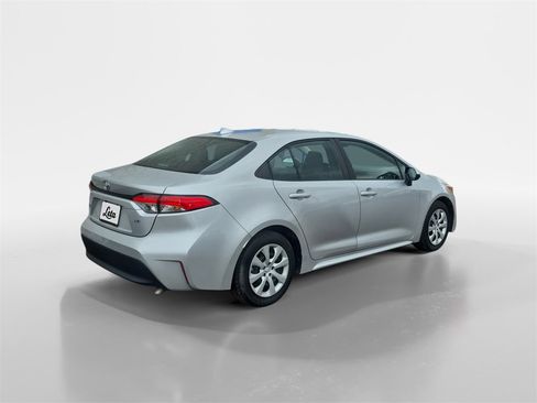 Used 2023 Toyota Corolla LE image 4