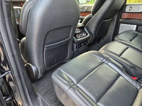 Used 2020 Lincoln Navigator Reserve w/ Equipment Group 208A Reserve AWD/4WD image 27