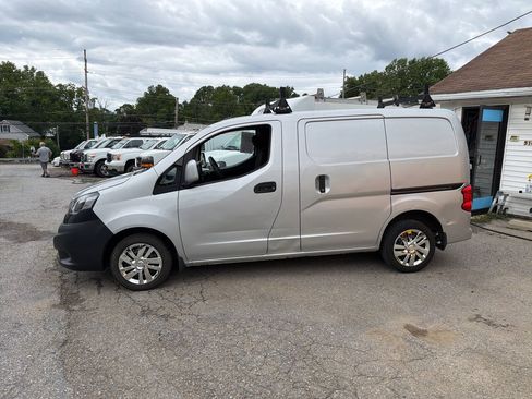 Used 2018 Nissan NV200 SV w/ Navigation Package FWD image 11