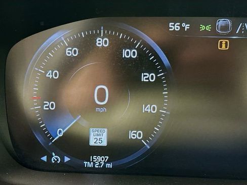 Used 2020 Volvo S60 T6 Momentum image 13