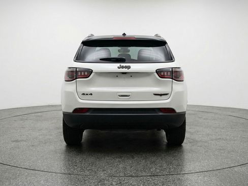 Used 2025 Jeep Compass Trailhawk image 7