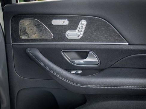 Used 2022 Mercedes-Benz GLS 450 4MATIC image 44