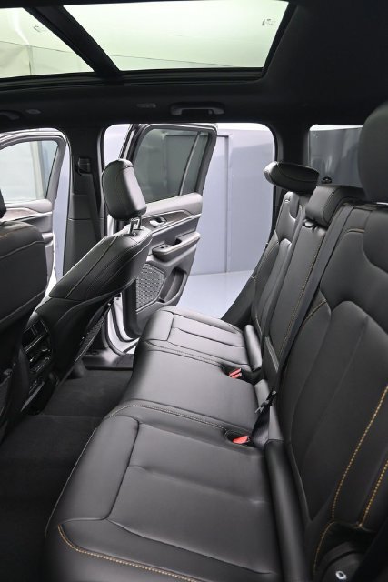 New 2026 Jeep Grand Cherokee Limited AWD/4WD image 8