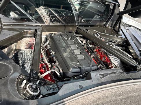 Used 2025 Chevrolet Corvette Stingray 1LT image 9