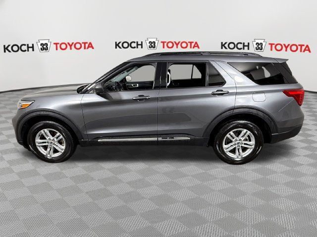 Used 2024 Ford Explorer XLT AWD/4WD image 4