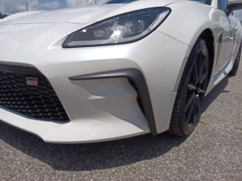 Used 2025 Toyota GR86 Premium RWD image 10