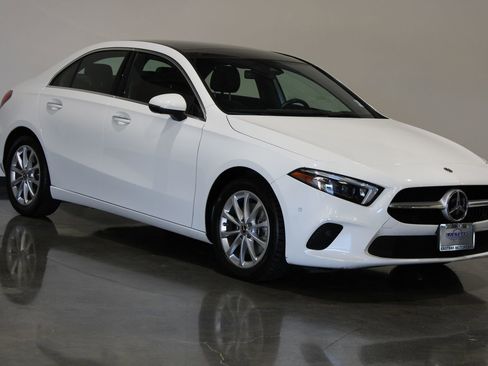 Used 2022 Mercedes-Benz A 220 4MATIC image 2