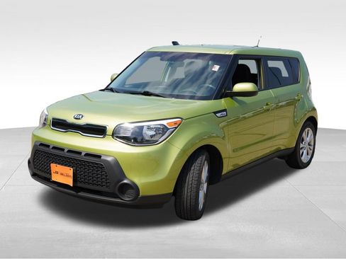 Used 2015 Kia Soul + FWD image 11