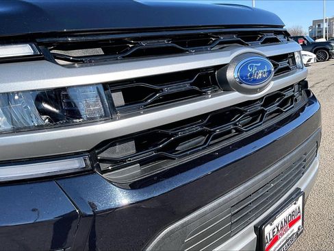 Used 2023 Ford Expedition XLT image 29