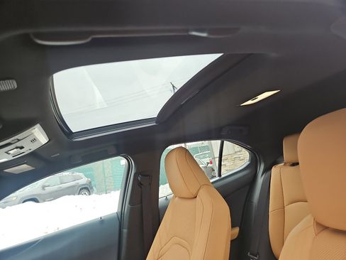 Used 2024 Lexus UX 250h AWD w/ Premium Package image 12