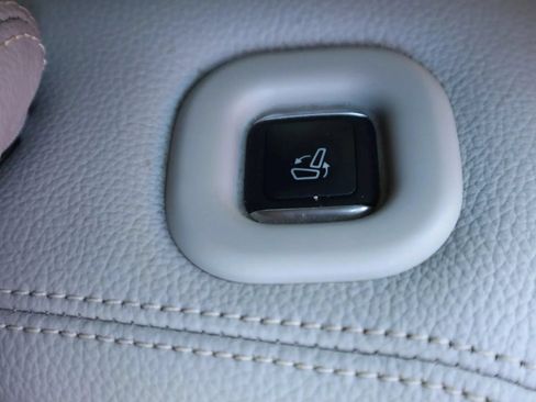 Used 2016 Mercedes-Benz GL 320 BlueTEC 4MATIC image 19