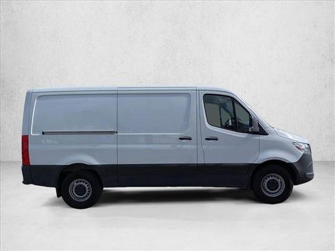 Used 2025 Mercedes-Benz Sprinter 2500 image 4