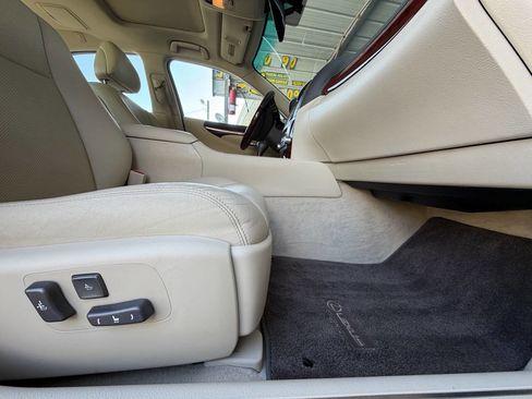 Used 2012 Lexus LS 460 w/ Comfort Pkg image 14