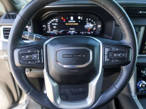 Used 2023 GMC Yukon XL Denali AWD/4WD image 14