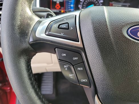 Used 2018 Ford Edge Titanium w/ Technology Package image 5