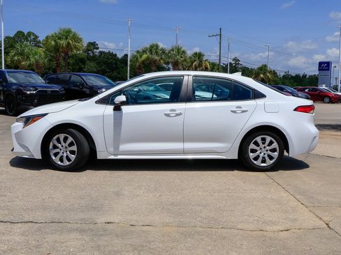 Used 2022 Toyota Corolla LE FWD image 26