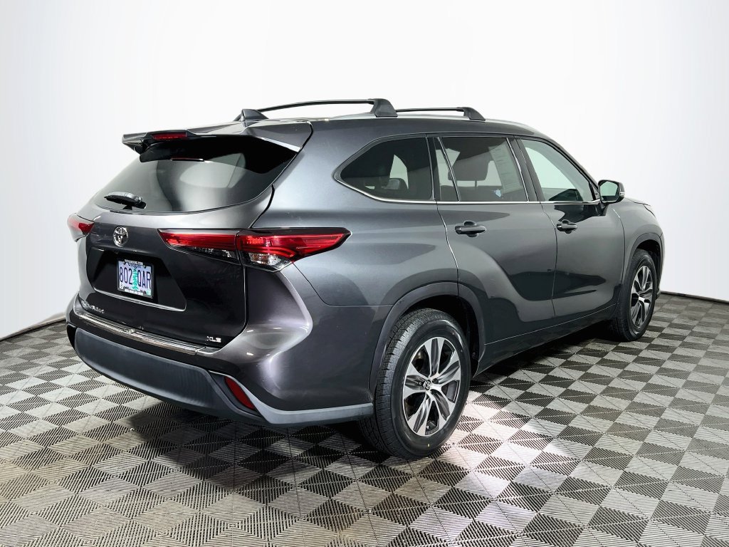Certified 2020 Toyota Highlander XLE FWD image 7