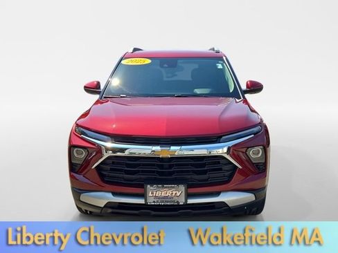 Used 2025 Chevrolet TrailBlazer LT w/ Convenience Package AWD/4WD image 4