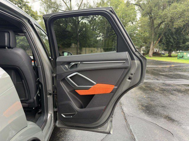 Used 2019 Audi Q3 2.0T Premium Plus w/ Premium Plus Package AWD/4WD image 24