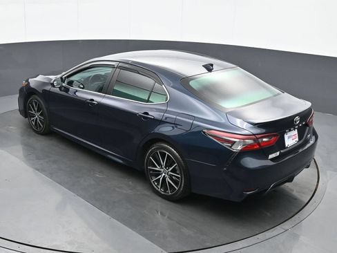 Used 2021 Toyota Camry SE FWD image 19