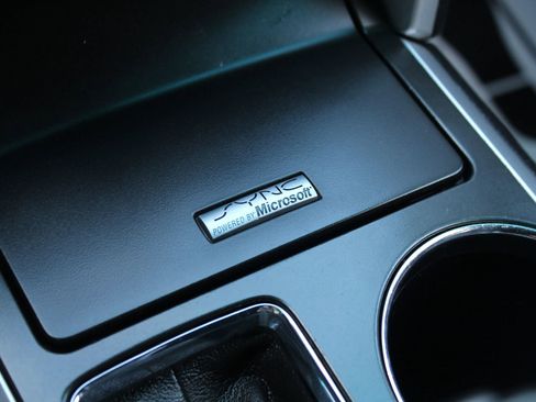 Used 2013 Ford Explorer XLT image 33