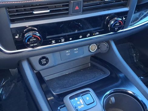 Certified 2025 Nissan Rogue SV image 21