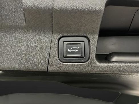 Used 2022 GMC Acadia AT4 w/ Technology Package AWD/4WD image 31
