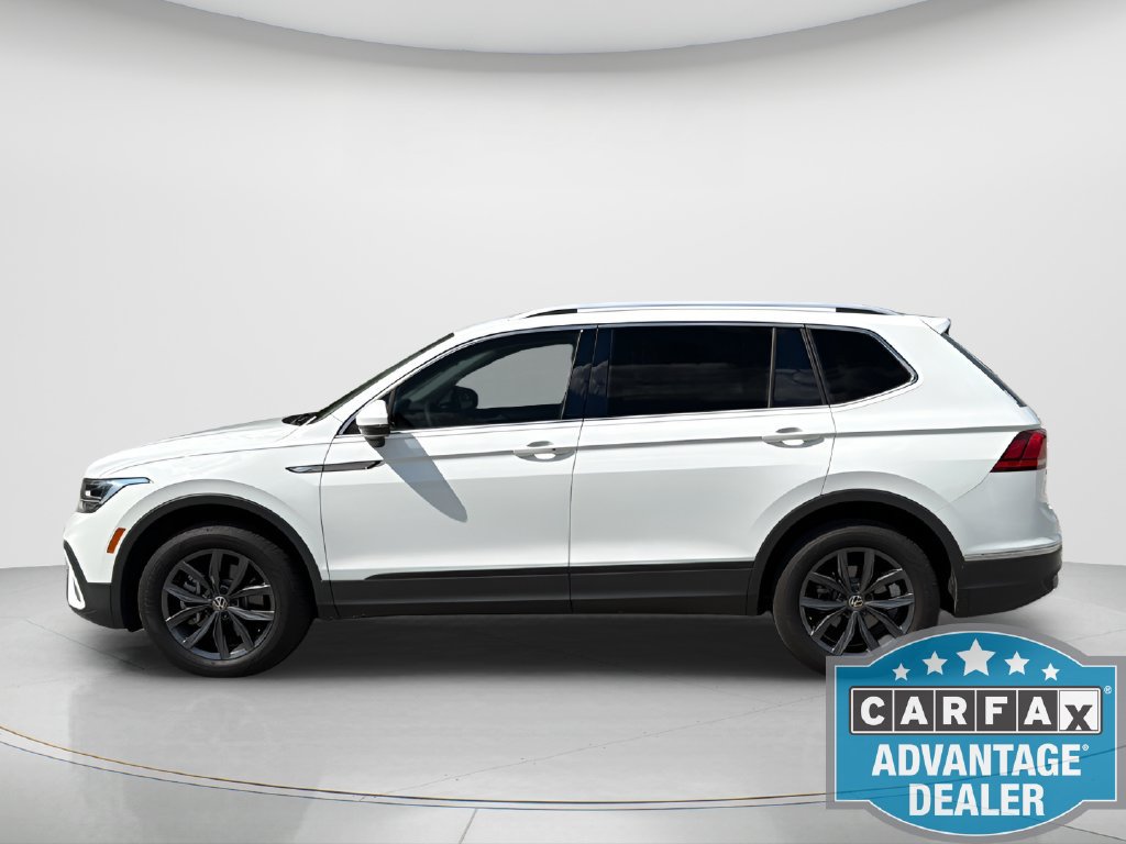 Used 2024 Volkswagen Tiguan SE FWD image 2