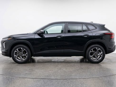 Used 2025 Chevrolet Trax LT w/ LT Convenience Package FWD image 5