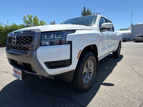 New 2026 Nissan Frontier SV w/ Tow Package AWD/4WD image 9