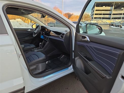 New 2026 Volkswagen Taos SEL image 26