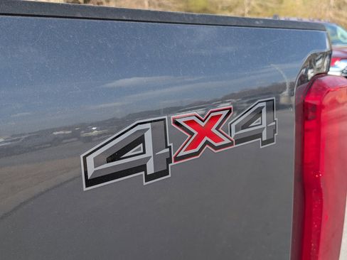 Used 2025 Ford F250 XLT image 5