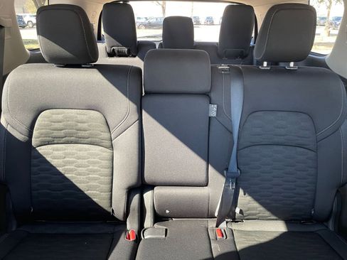 Used 2025 Nissan Pathfinder SV image 41