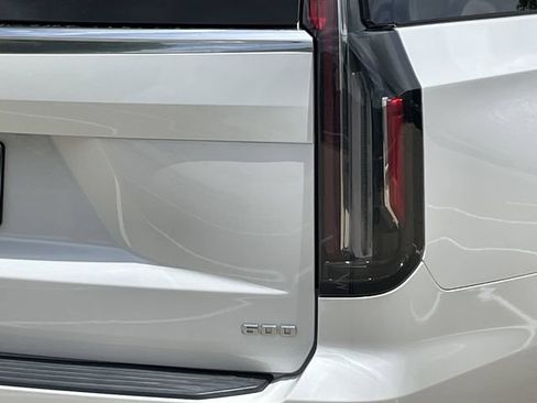 Used 2022 Cadillac Escalade ESV Premium Luxury AWD/4WD image 6