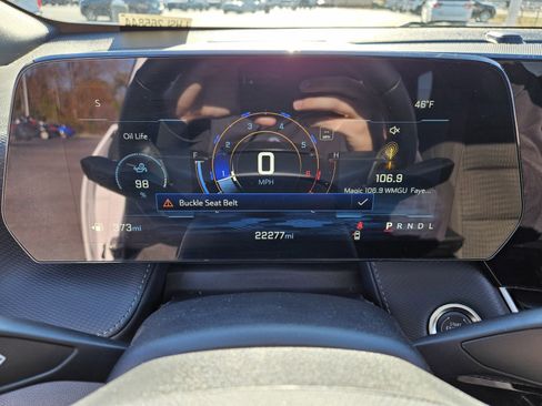 Used 2025 Chevrolet Equinox LT image 28