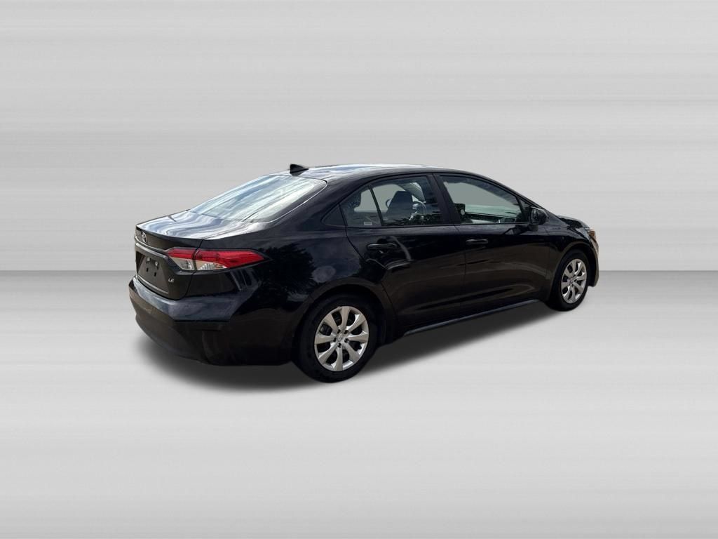 Used 2025 Toyota Corolla LE FWD image 5
