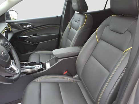 Certified 2025 Chevrolet Trax ACTIV w/ Sunroof Package FWD image 11