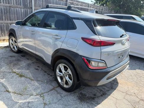 Used 2022 Hyundai Kona SEL FWD image 3