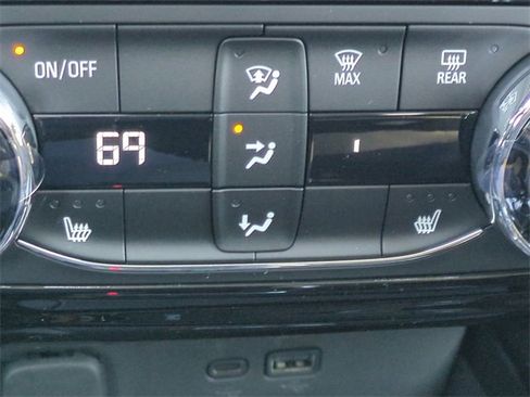 New 2026 Chevrolet Trax LT w/ Sunroof Package image 23