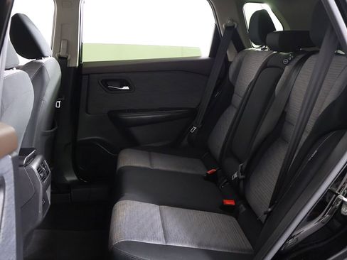 Used 2023 Nissan Rogue SV AWD/4WD image 25