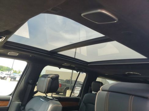 Used 2024 Jeep Grand Wagoneer L Series III AWD/4WD image 26
