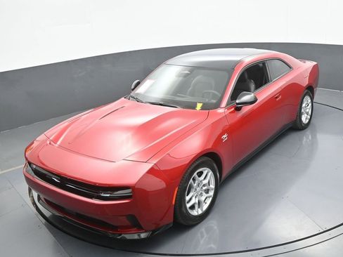 Used 2025 Dodge Charger R/T w/ Sun & Sound Package image 47