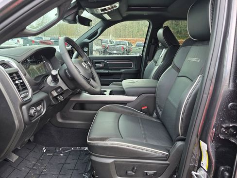 New 2026 RAM 2500 Laramie AWD/4WD image 4