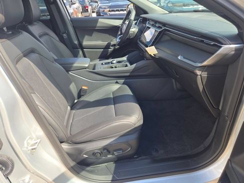 New 2026 Jeep Cherokee Overland w/ Advanced Pro Tech Group AWD/4WD image 8