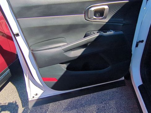 Used 2023 Kia Sorento S w/ Panoramic Sunroof Package image 13