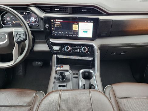 Used 2023 GMC Sierra 1500 Denali w/ Technology Package AWD/4WD image 15