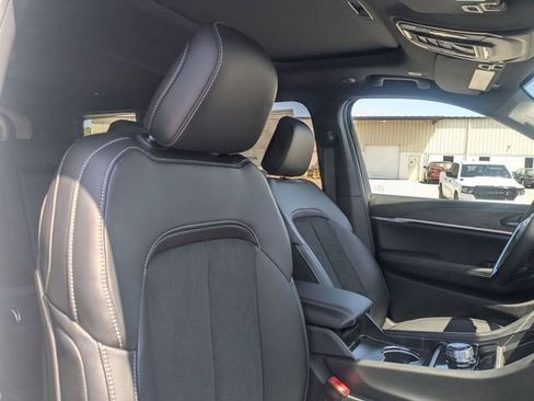 New 2026 Jeep Grand Cherokee L 2WD image 42