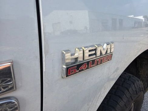 Used 2015 RAM 2500 Tradesman w/ Chrome Appearance Group AWD/4WD image 11