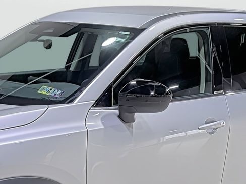 Certified 2025 Nissan Pathfinder S image 8